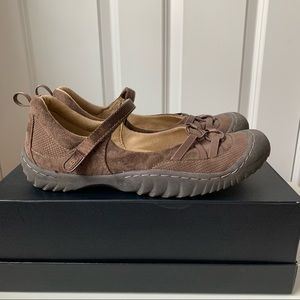 Brown Mary Janes by JBU size 9.5M